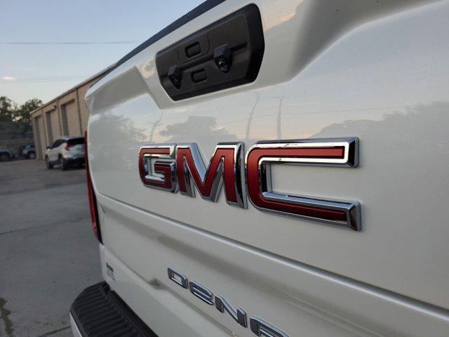 new 2025 GMC Sierra 1500 car, priced at $71,601