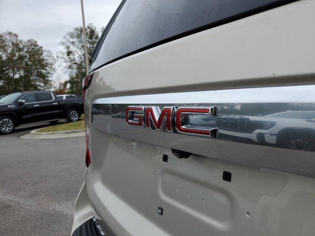 used 2022 GMC Yukon XL car, priced at $61,370