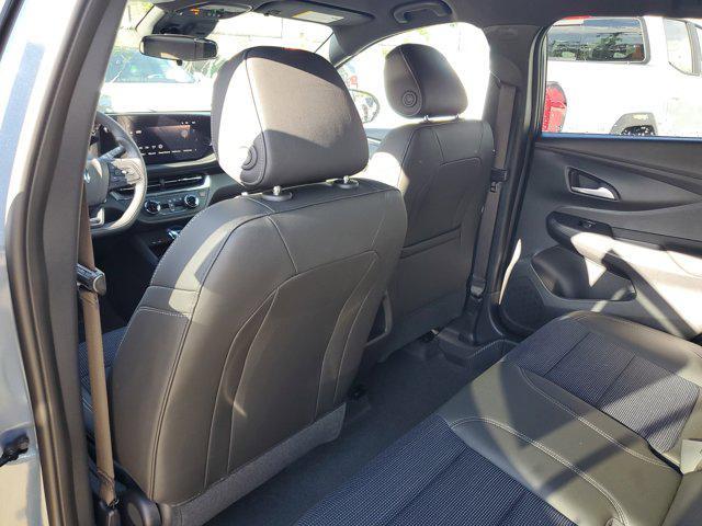 new 2025 Buick Envista car, priced at $22,444