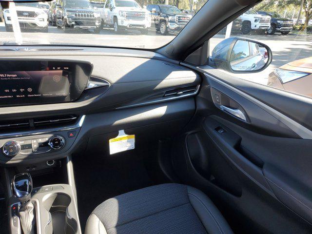 new 2025 Buick Envista car, priced at $22,977