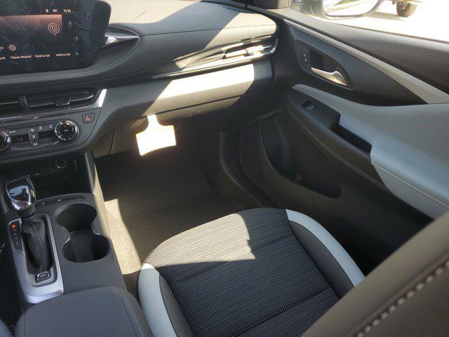 new 2025 Buick Envista car, priced at $25,149