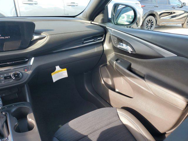 new 2025 Buick Envista car, priced at $22,001