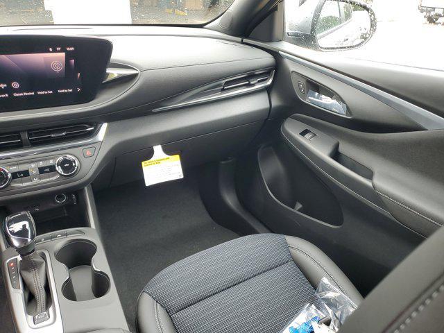 new 2025 Buick Envista car, priced at $22,444