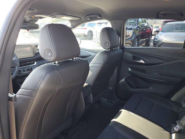 new 2025 Buick Envista car, priced at $22,001