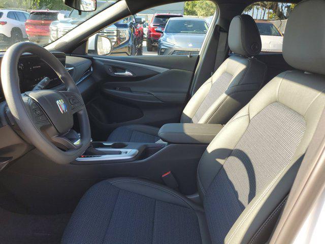 new 2025 Buick Envista car, priced at $22,001
