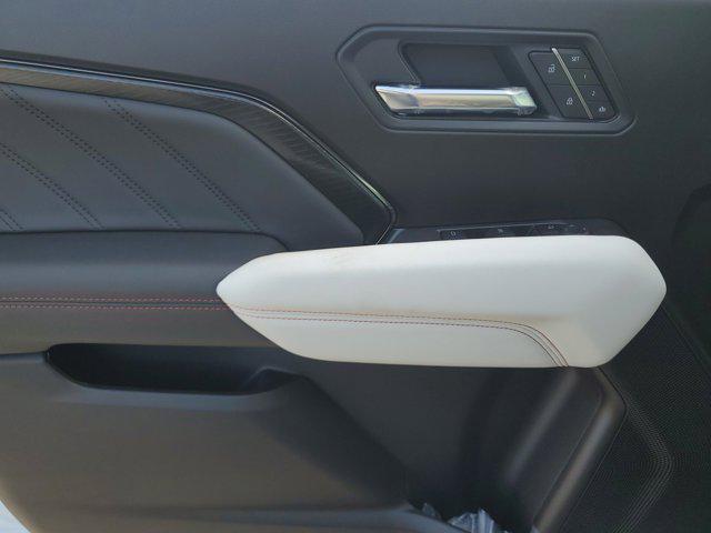 new 2025 GMC Canyon car, priced at $50,033