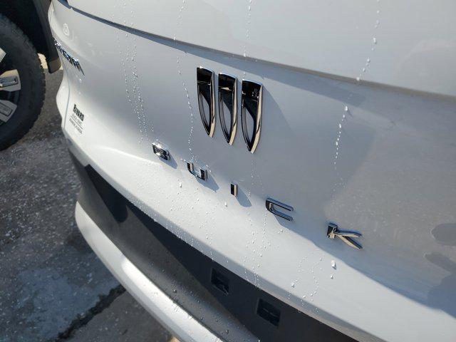 new 2025 Buick Envista car, priced at $24,189