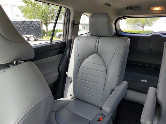 used 2021 Toyota Highlander car, priced at $28,037