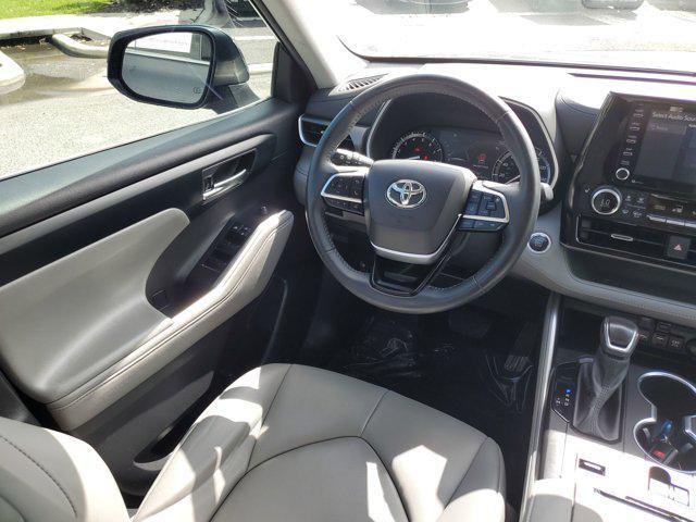 used 2021 Toyota Highlander car, priced at $28,037