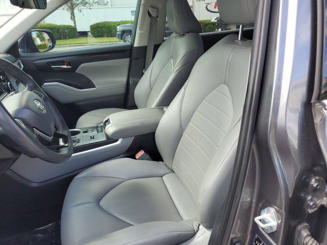 used 2021 Toyota Highlander car, priced at $28,037