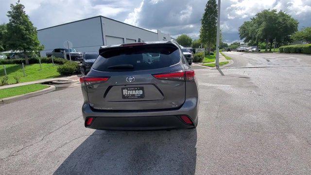 used 2021 Toyota Highlander car, priced at $28,037