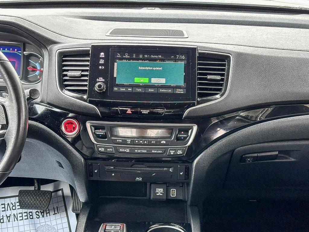 used 2022 Honda Pilot car, priced at $32,992