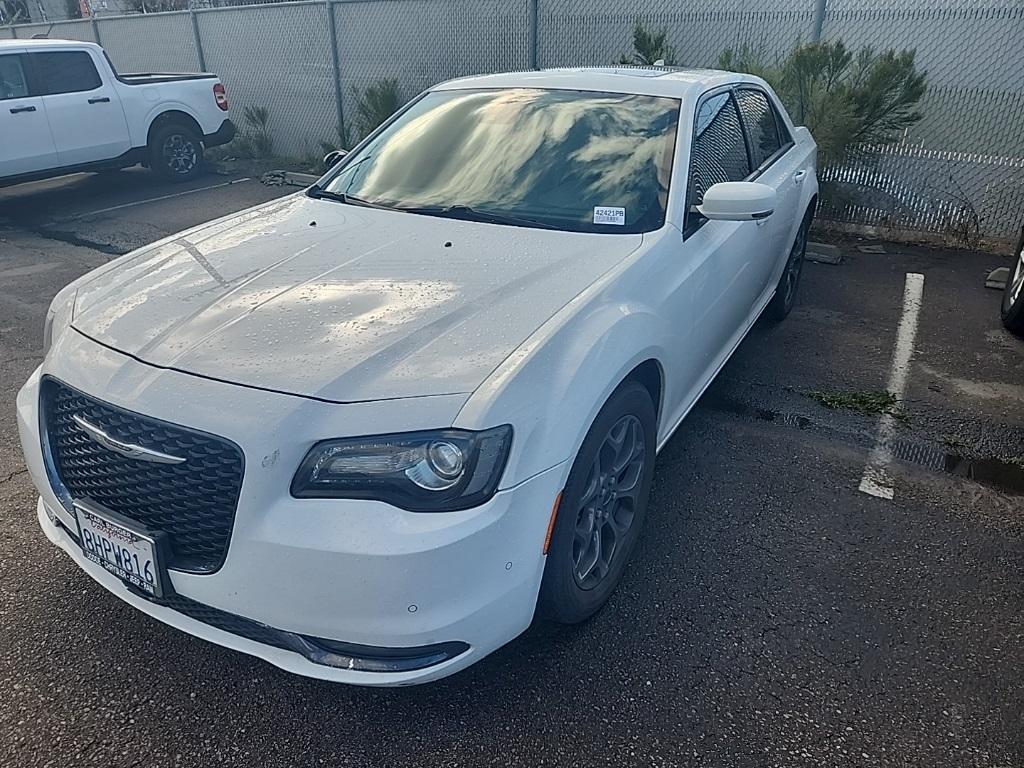 used 2018 Chrysler 300 car