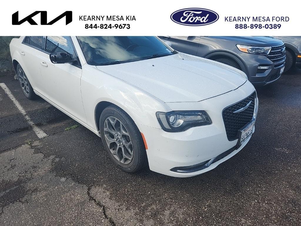 used 2018 Chrysler 300 car