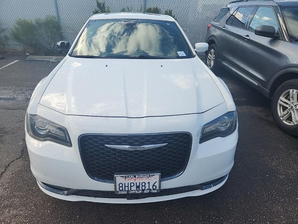 used 2018 Chrysler 300 car