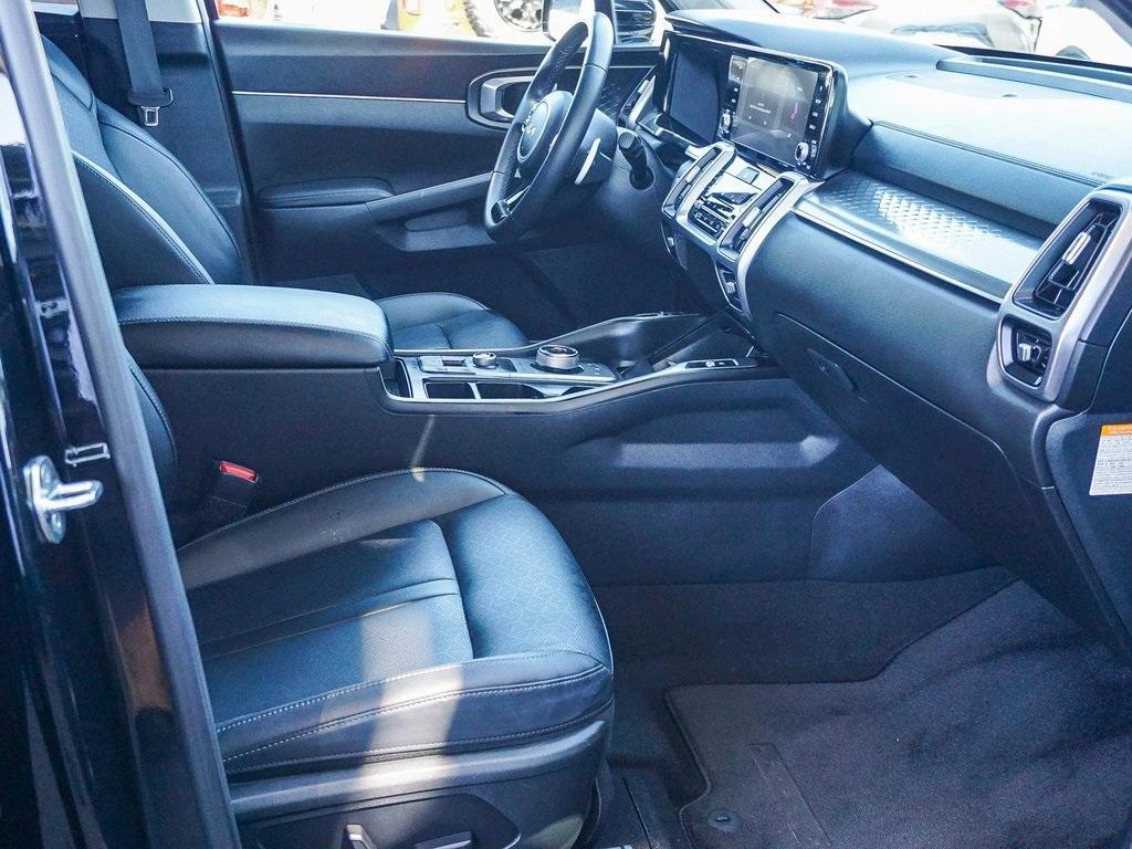 used 2023 Kia Sorento Hybrid car, priced at $27,491