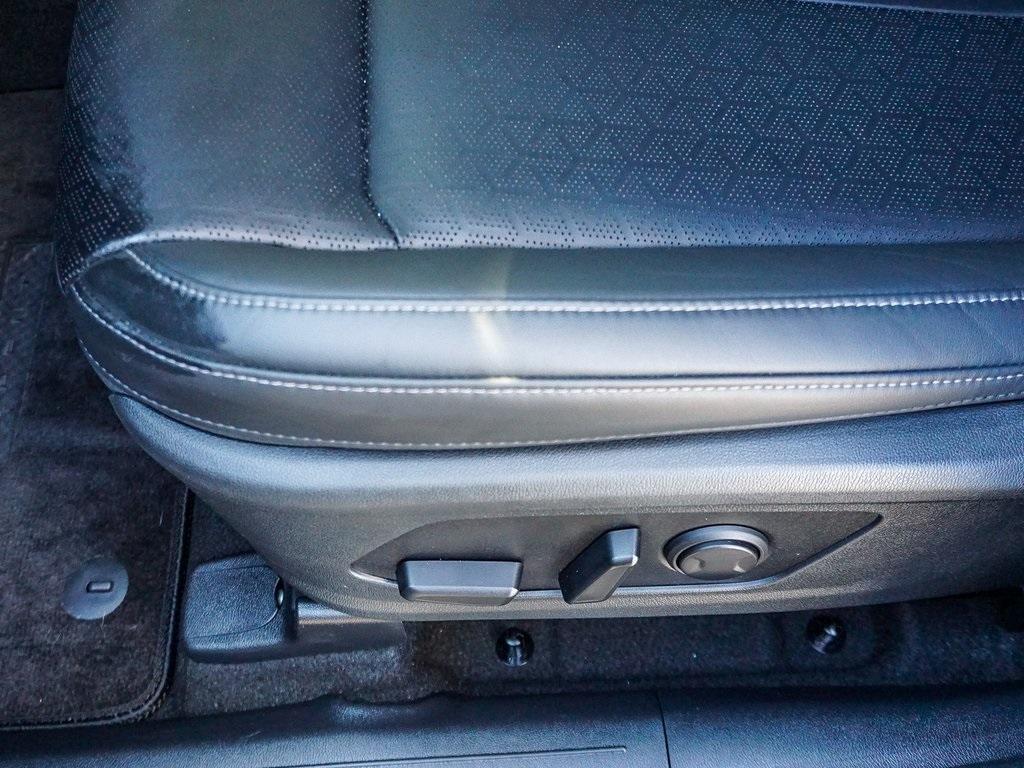 used 2023 Kia Sorento Hybrid car, priced at $27,491
