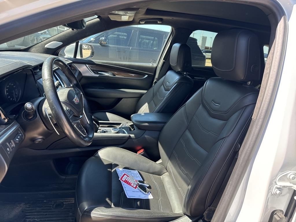 used 2023 Cadillac XT5 car, priced at $44,500