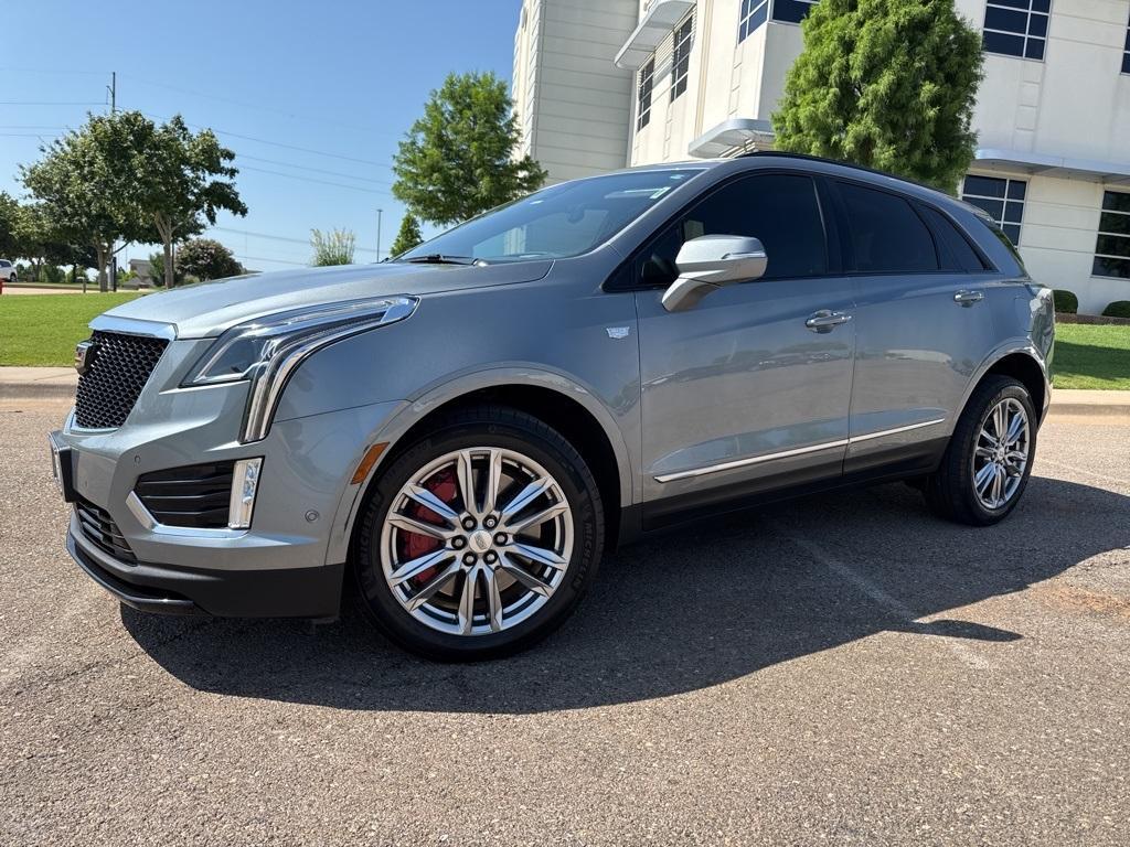 used 2023 Cadillac XT5 car, priced at $36,500