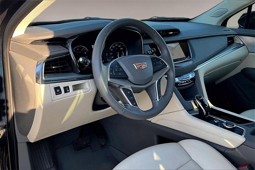 used 2022 Cadillac XT5 car, priced at $35,501
