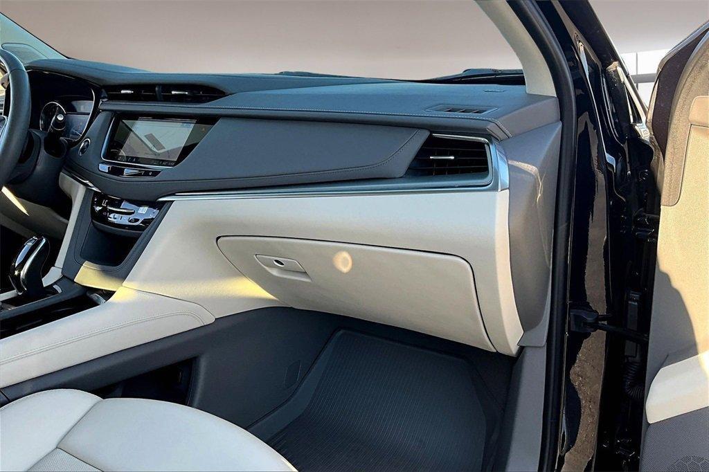 used 2022 Cadillac XT5 car, priced at $35,501