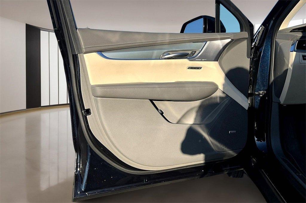 used 2022 Cadillac XT5 car, priced at $35,501