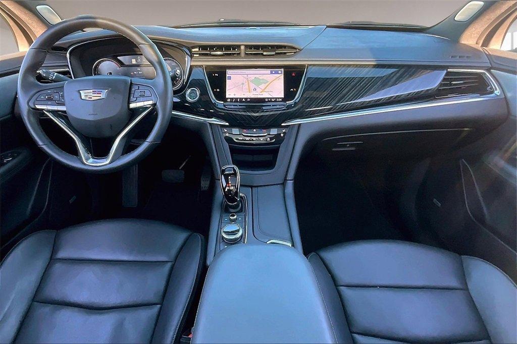 used 2025 Cadillac XT6 car, priced at $44,000