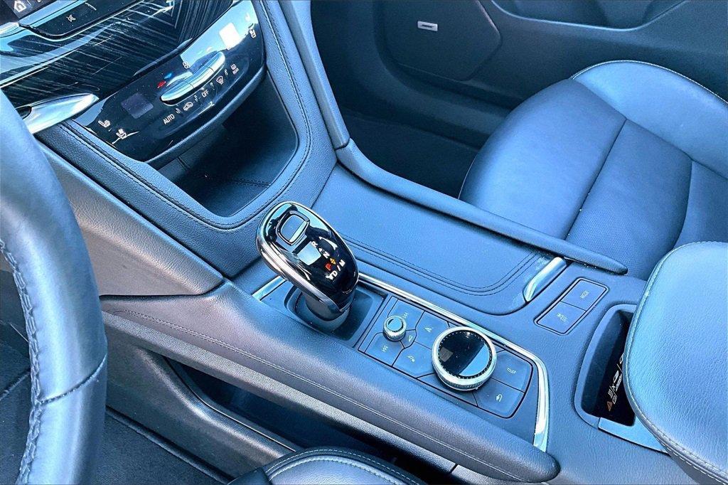 used 2025 Cadillac XT6 car, priced at $44,000