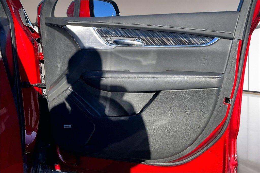 used 2025 Cadillac XT6 car, priced at $44,000