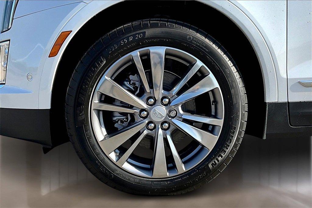 new 2025 Cadillac XT5 car, priced at $61,775