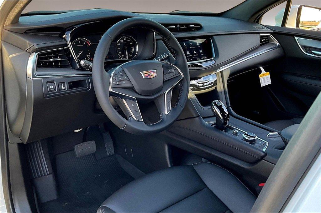 new 2026 Cadillac XT5 car, priced at $46,020