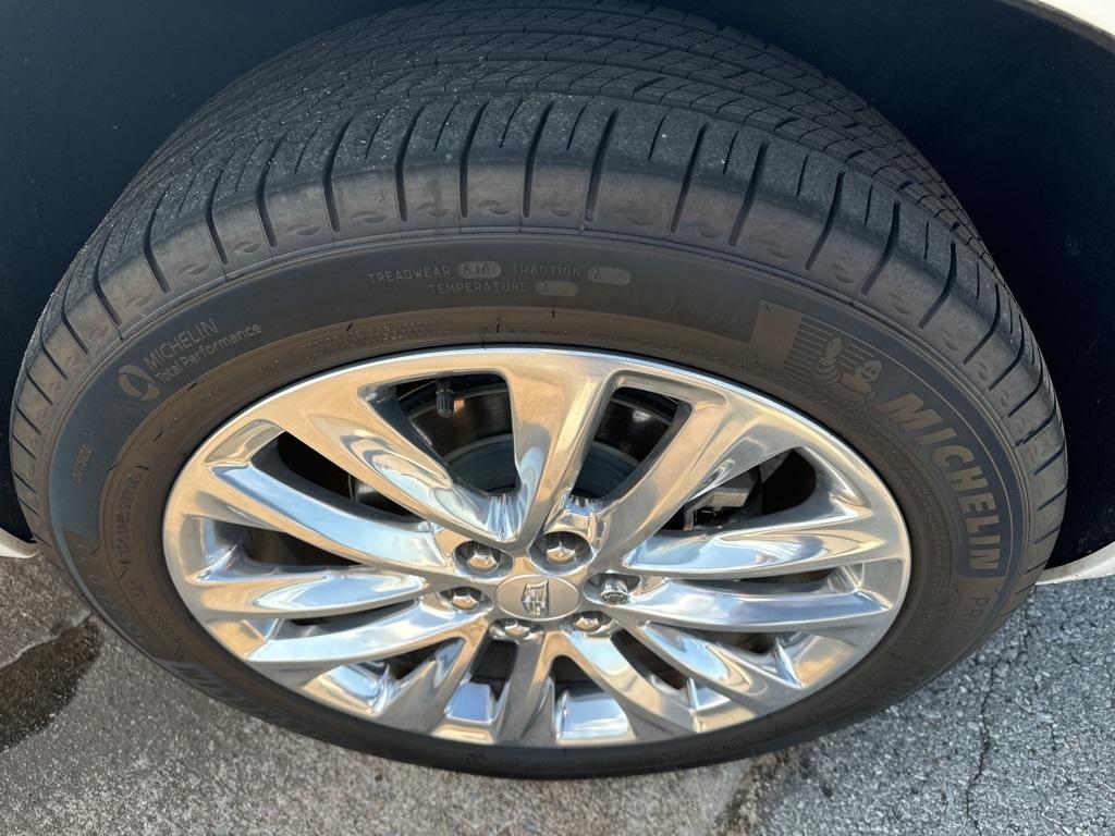 used 2024 Cadillac XT6 car, priced at $47,988