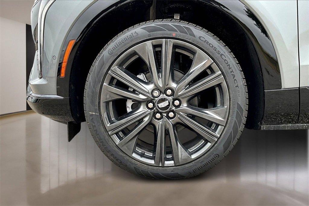 new 2025 Cadillac OPTIQ car, priced at $60,595