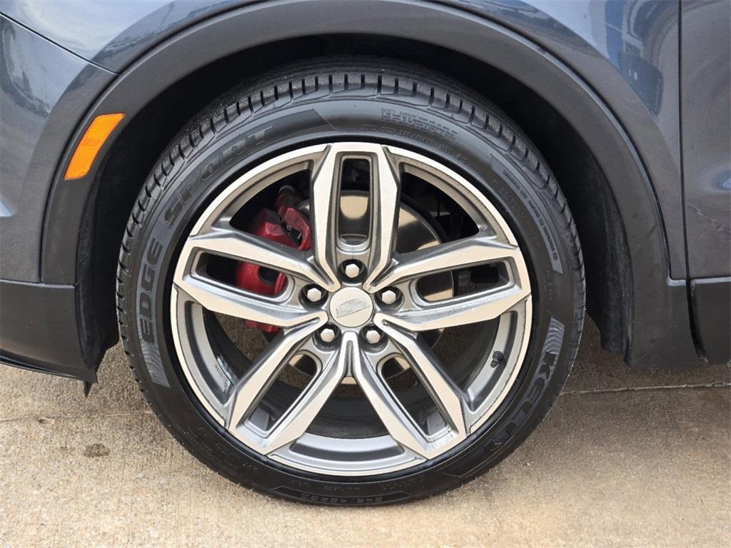 used 2021 Cadillac XT4 car, priced at $25,000