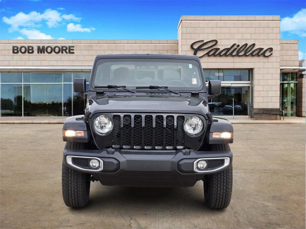 used 2022 Jeep Gladiator car, priced at $34,000