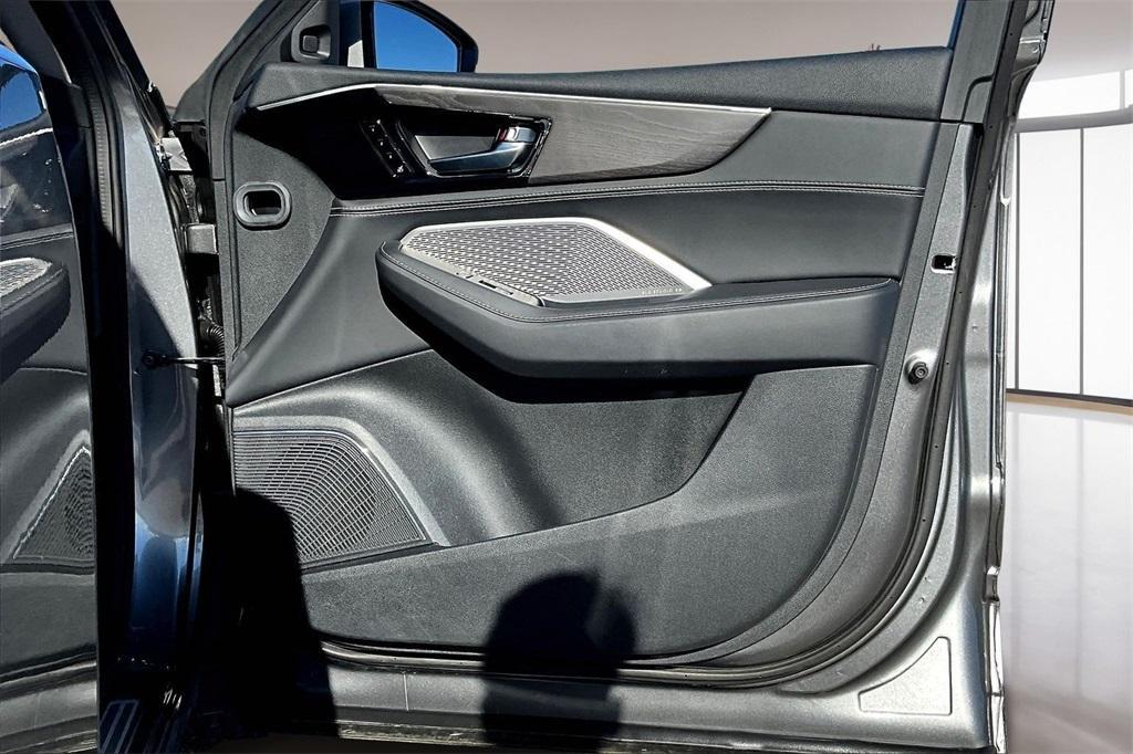 used 2023 Acura MDX car, priced at $44,739