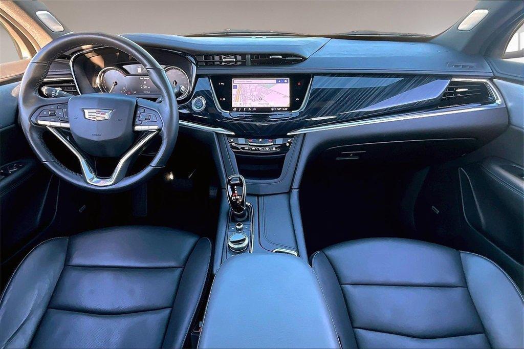 used 2025 Cadillac XT6 car, priced at $44,000