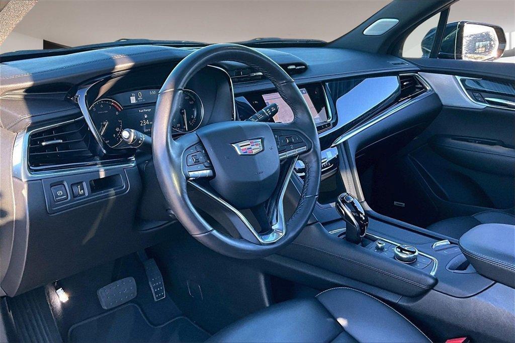 used 2025 Cadillac XT6 car, priced at $44,000