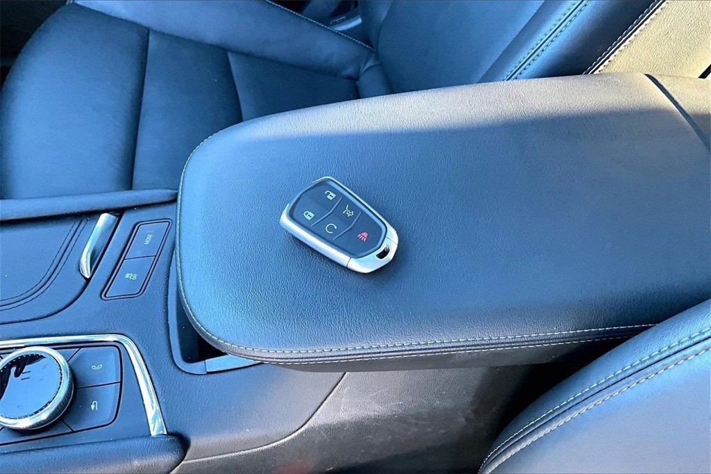 used 2025 Cadillac XT6 car, priced at $44,000