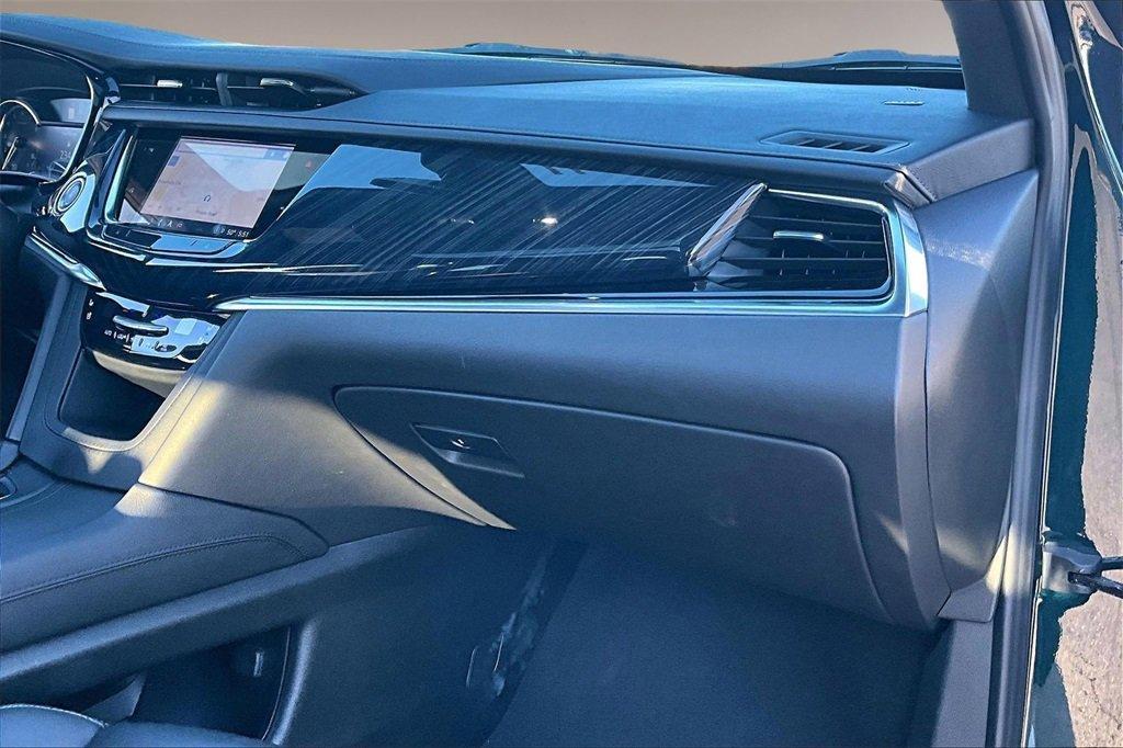 used 2025 Cadillac XT6 car, priced at $44,000