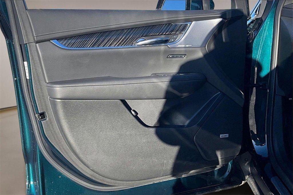 used 2025 Cadillac XT6 car, priced at $44,000