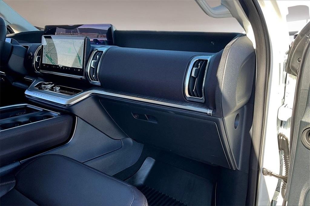 used 2025 Ford Expedition Max car, priced at $81,494