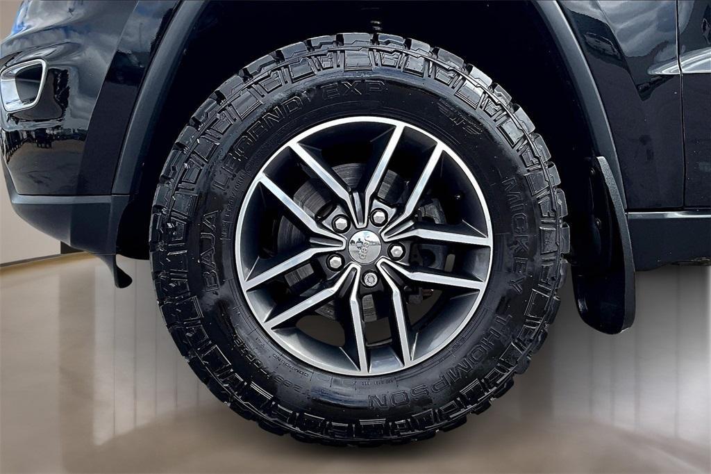 used 2018 Jeep Grand Cherokee car, priced at $15,122