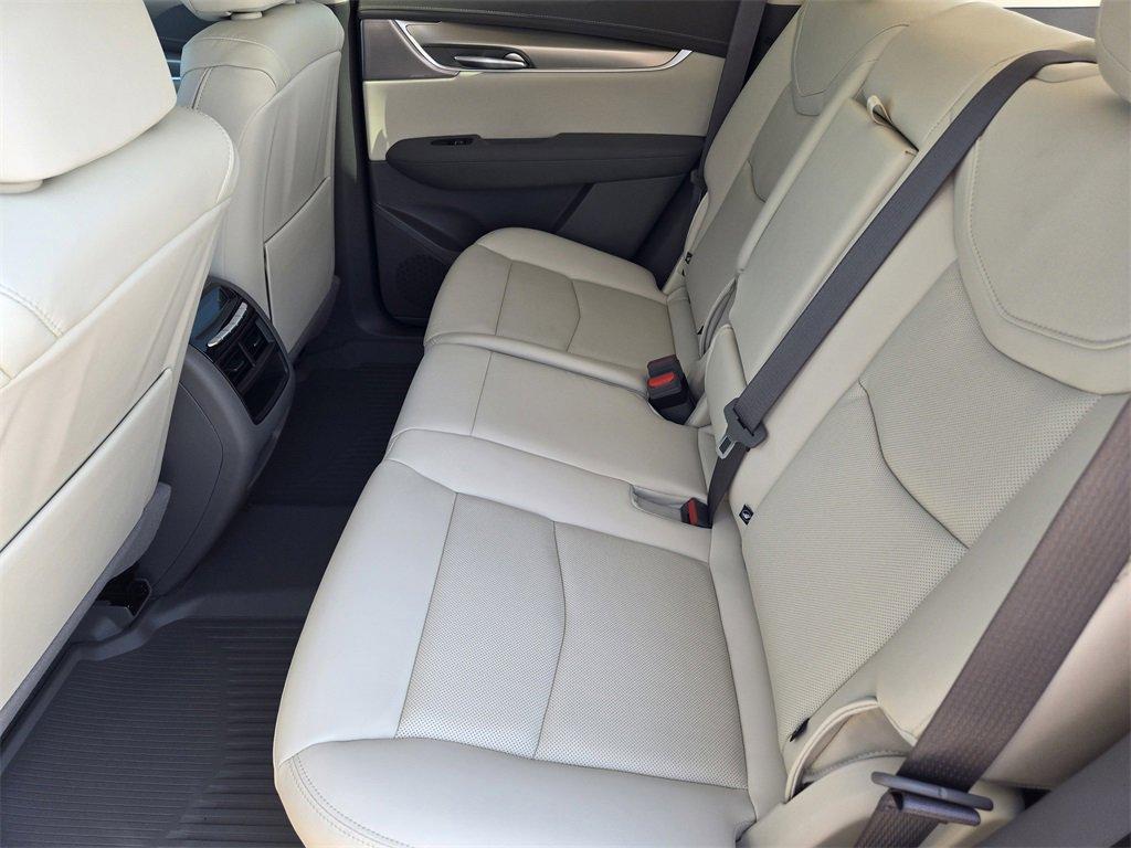 new 2025 Cadillac XT5 car, priced at $57,585