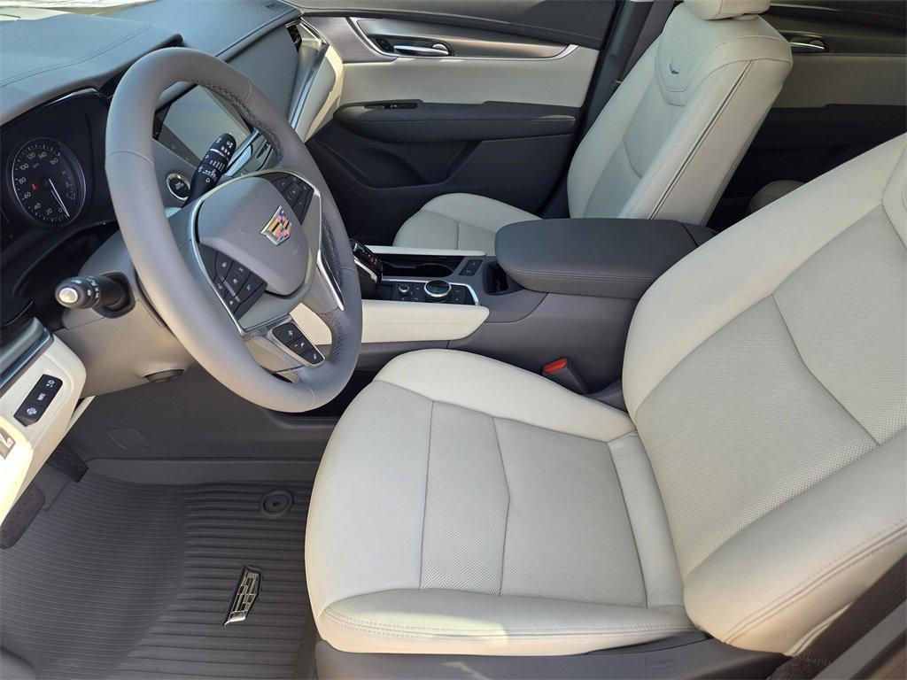 new 2025 Cadillac XT5 car, priced at $57,585