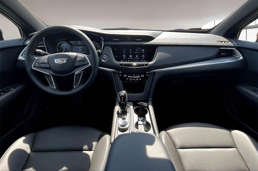 new 2025 Cadillac XT5 car, priced at $45,840