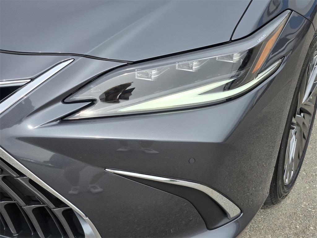 used 2025 Lexus ES 350 car, priced at $50,499