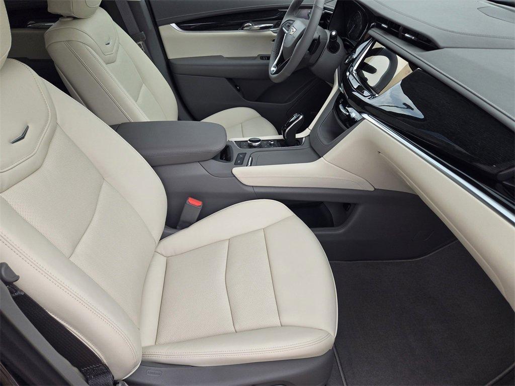 new 2025 Cadillac XT6 car, priced at $60,640