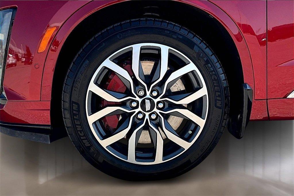 used 2024 Cadillac XT6 car, priced at $49,000