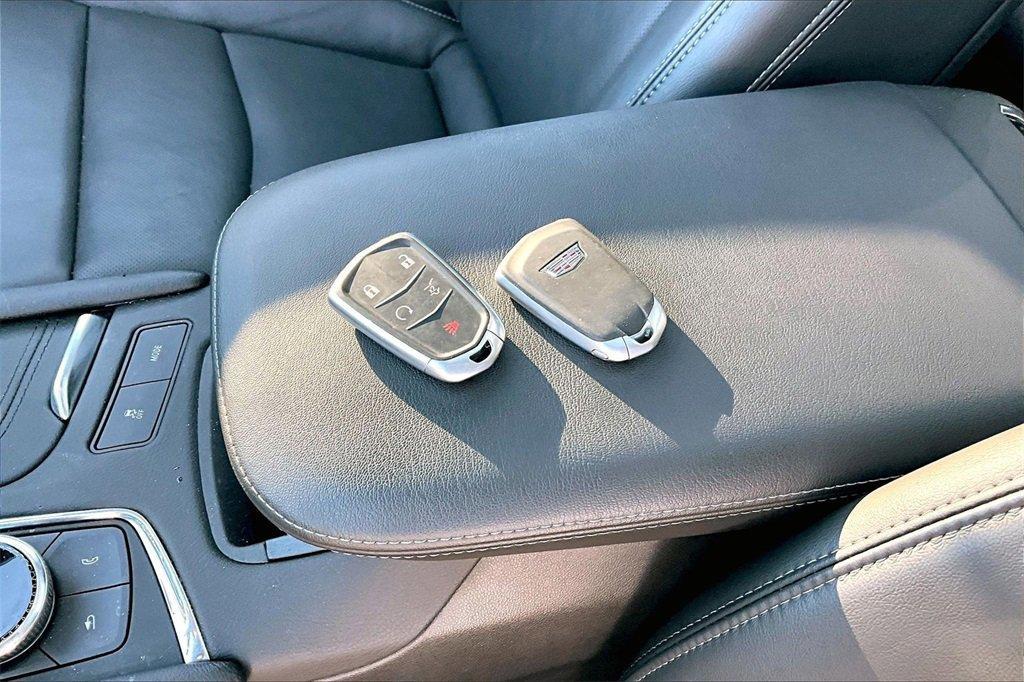 used 2025 Cadillac XT6 car, priced at $45,000